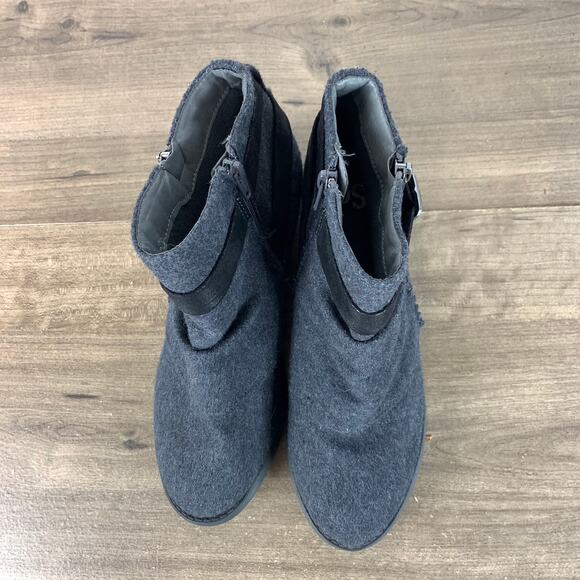 So Womens Ankle Boots Wedge Size 9 M Gray Suede Heels Buckle Zip Bootie - Picture 3 of 10